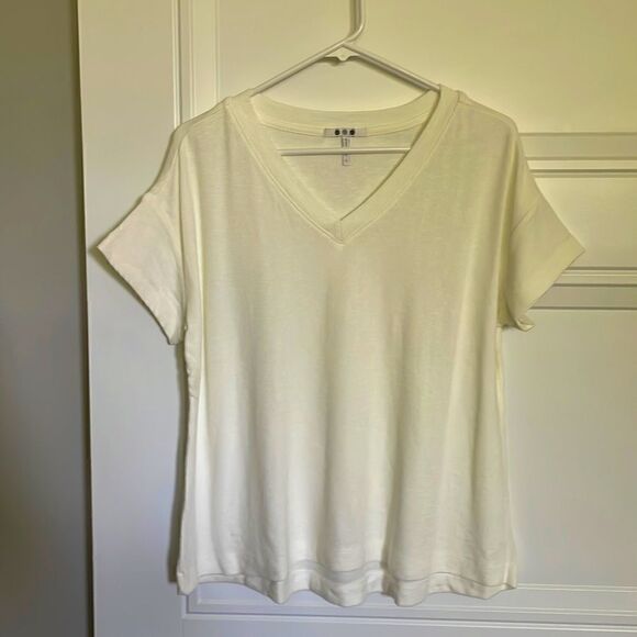 Three Dots V-neck T-shirt - Picture 1 of 5